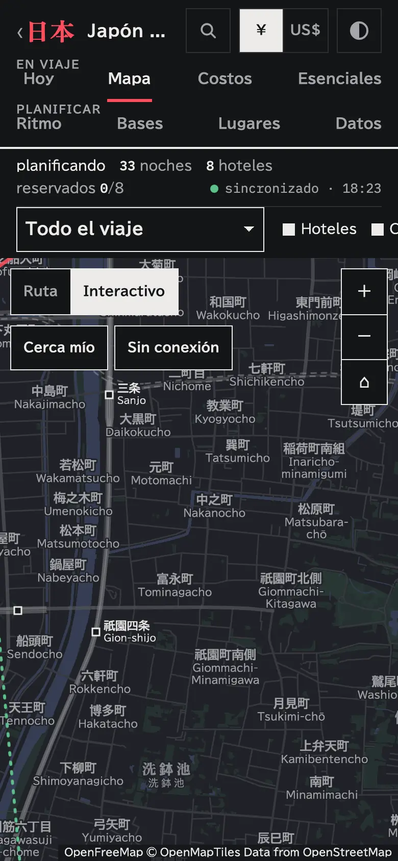 Captura del mapa interactivo: los lugares del viaje sobre las calles, con los controles para acercar y guardar zonas sin conexión.